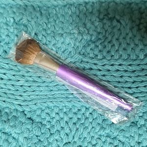 Younique Beachfront Small Brush